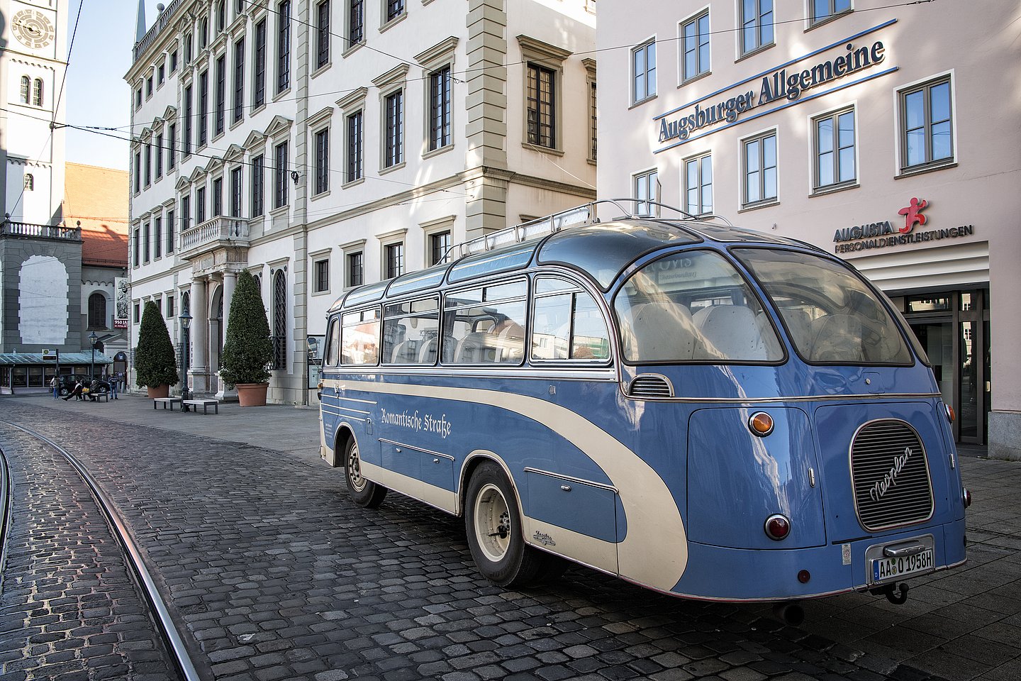 Bus in Augsburg am Rathausplatz