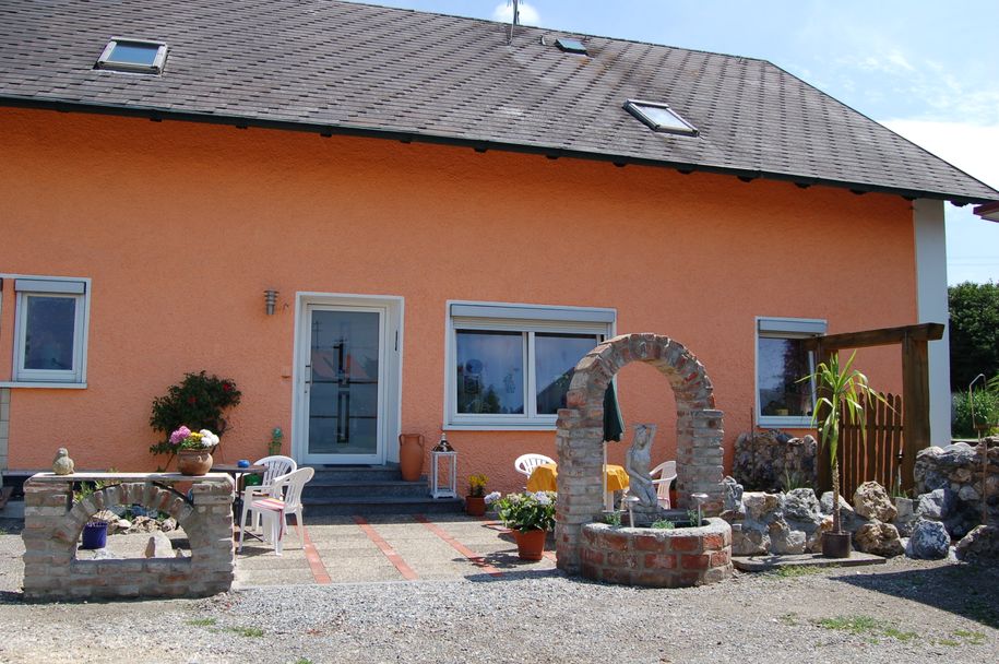 "Nesthocker" Pension-Bauwagencamp