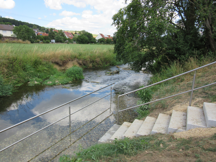 Naturkneippanlage beim Grillplatz in Kesselostheim