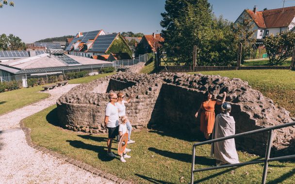 Führung durch den Archäologischen Park in Kellmünz