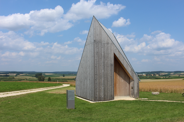 Wegkapelle von Frank Lattke bei Oberbechingen