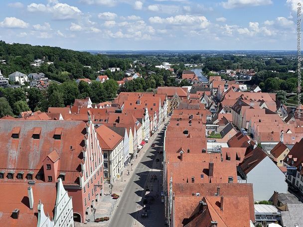 15208563_donauwoerth_blick-vom-liebfrauenmuenster-auf-die-reichsstrasse_2.jpg