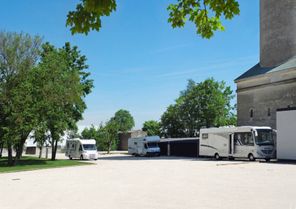 Wohnmobilstellplatz im E-Park