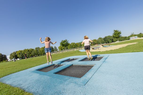 Spielmöglichkeiten im Wiley Park in Neu-Ulm