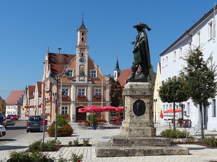 Altstadt mit Rokkoko-Rathaus