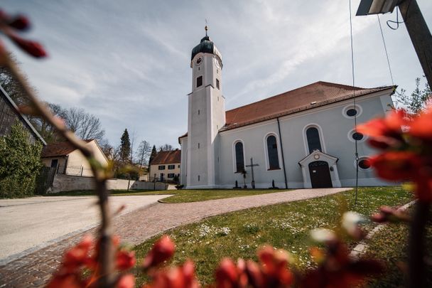 Kirche St. Valentin Markt Buch