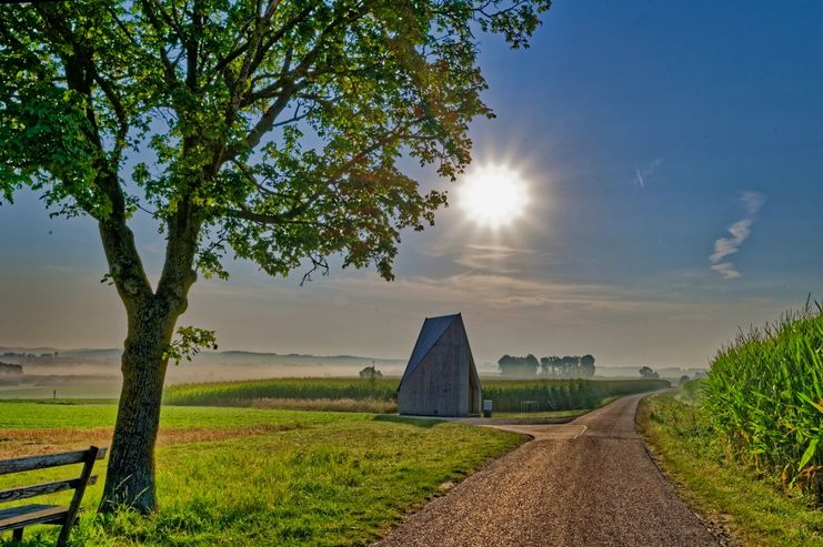 Wegkapelle von Frank Lattke bei Oberbechingen