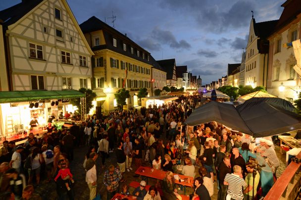 Guntiafest auf dem Marktplatz Günzburg