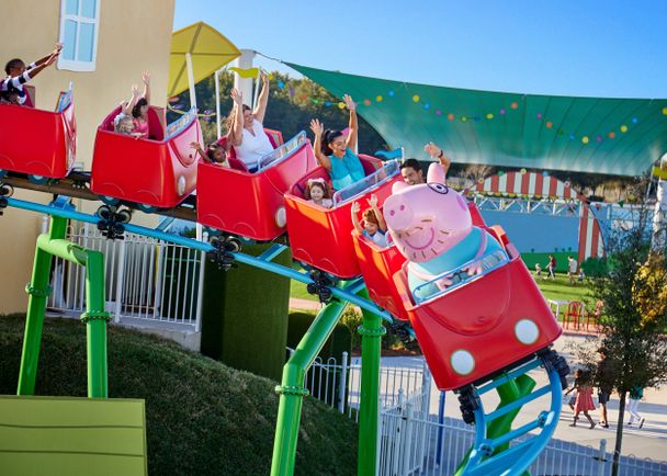 PEPPA PIG Park Günzburg Papa Wutz Achterbahn