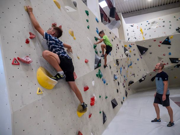 5-Bouldern2©Stuntwerk-Senden-GmbH.jpeg