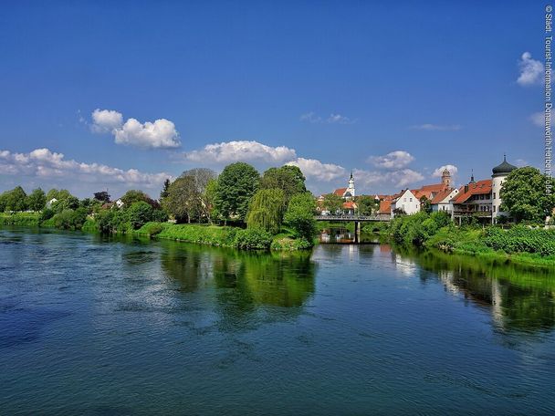 15208539_donauwoerth_zusammenfluss-von-woernitz-und-donau-am-donauspitz.jpg