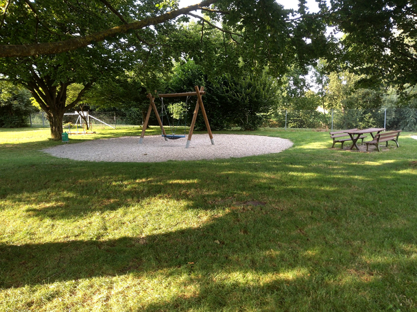 Vogelnestschaukel Riedlerspielplatz Günzburg